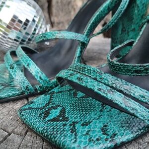 PrettyLittleThings Green Black Snake Print Women's Heels Strappy Sexy Size 5